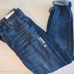 AMERICAN EAGLE HI RISE GIRLFRIEND JEANS
